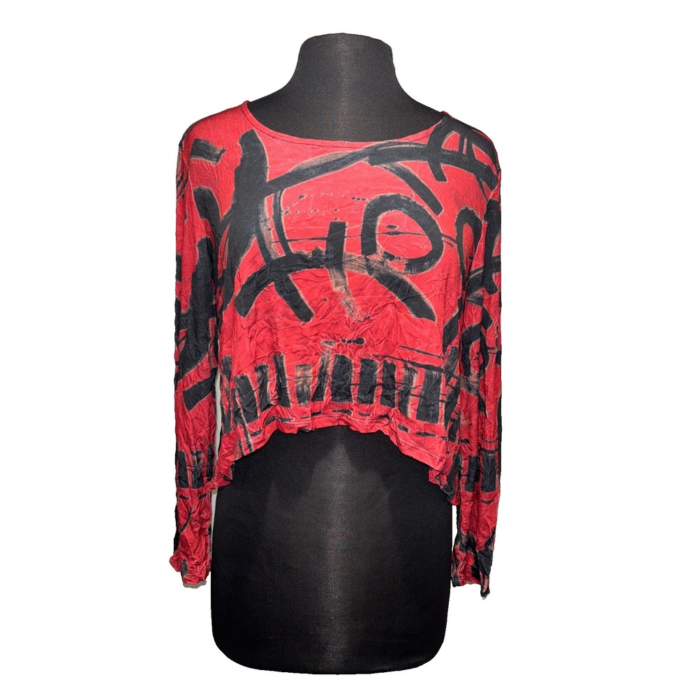 BY‎ JJ Asymmetric Top L Red Black Abstract Graffiti Print High Low Crinkle NWT